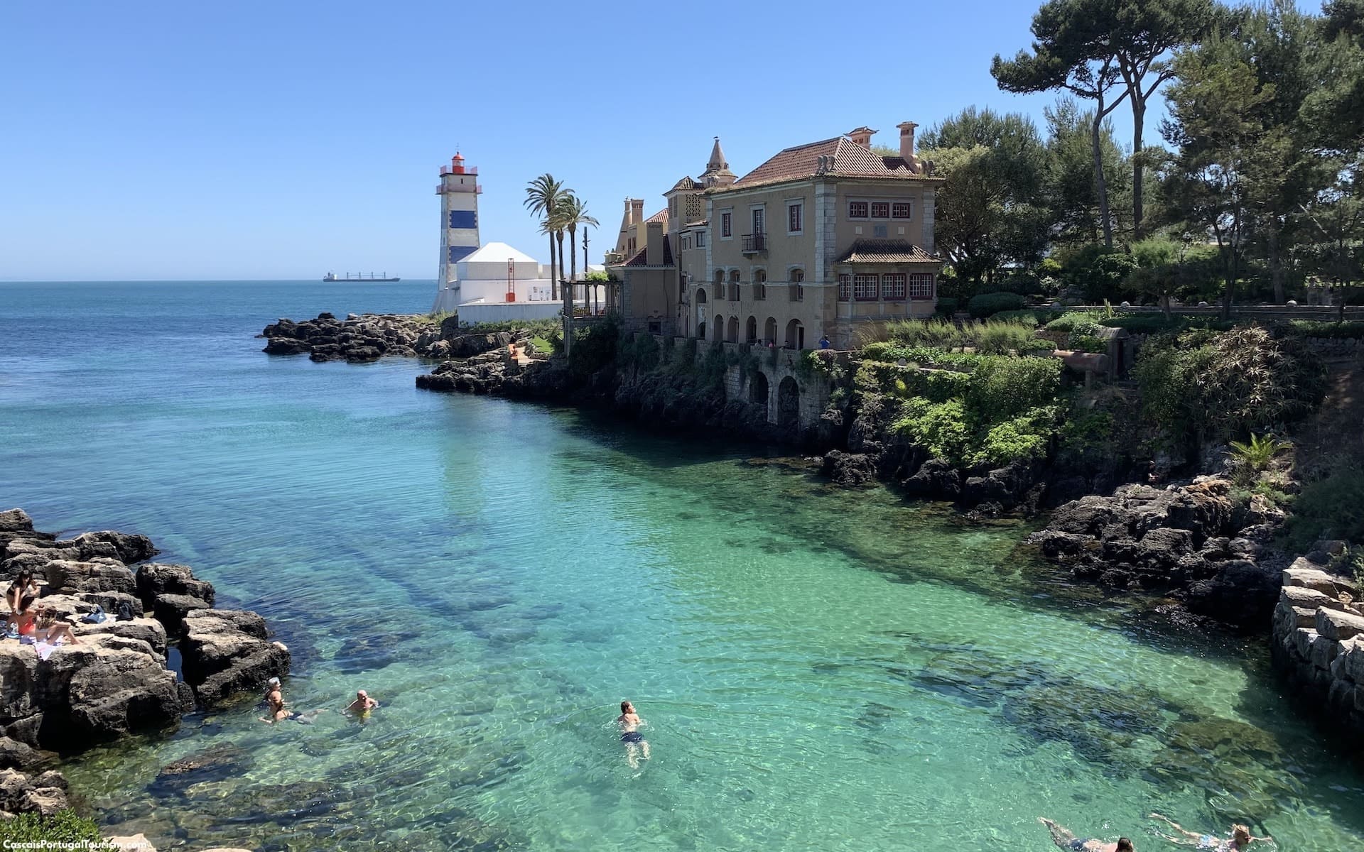 https://mdw-travel-data-us-east-1.s3.amazonaws.com/img/country/Portugal/Cascais-Beach/img_01.jpg