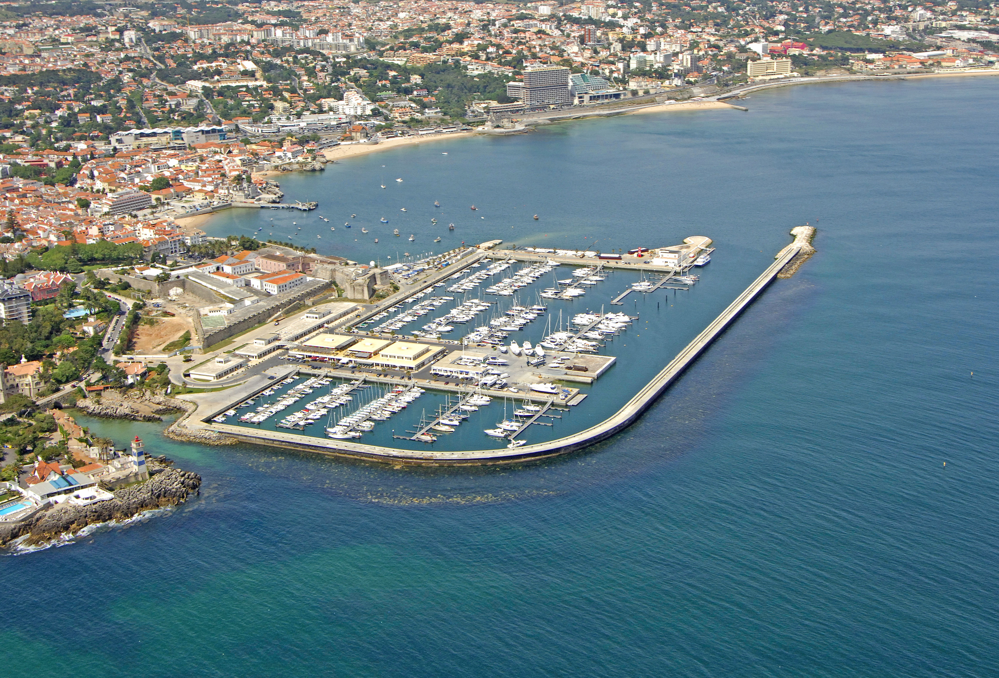 https://mdw-travel-data-us-east-1.s3.amazonaws.com/img/country/Portugal/Cascais-Marina/img_03.jpg