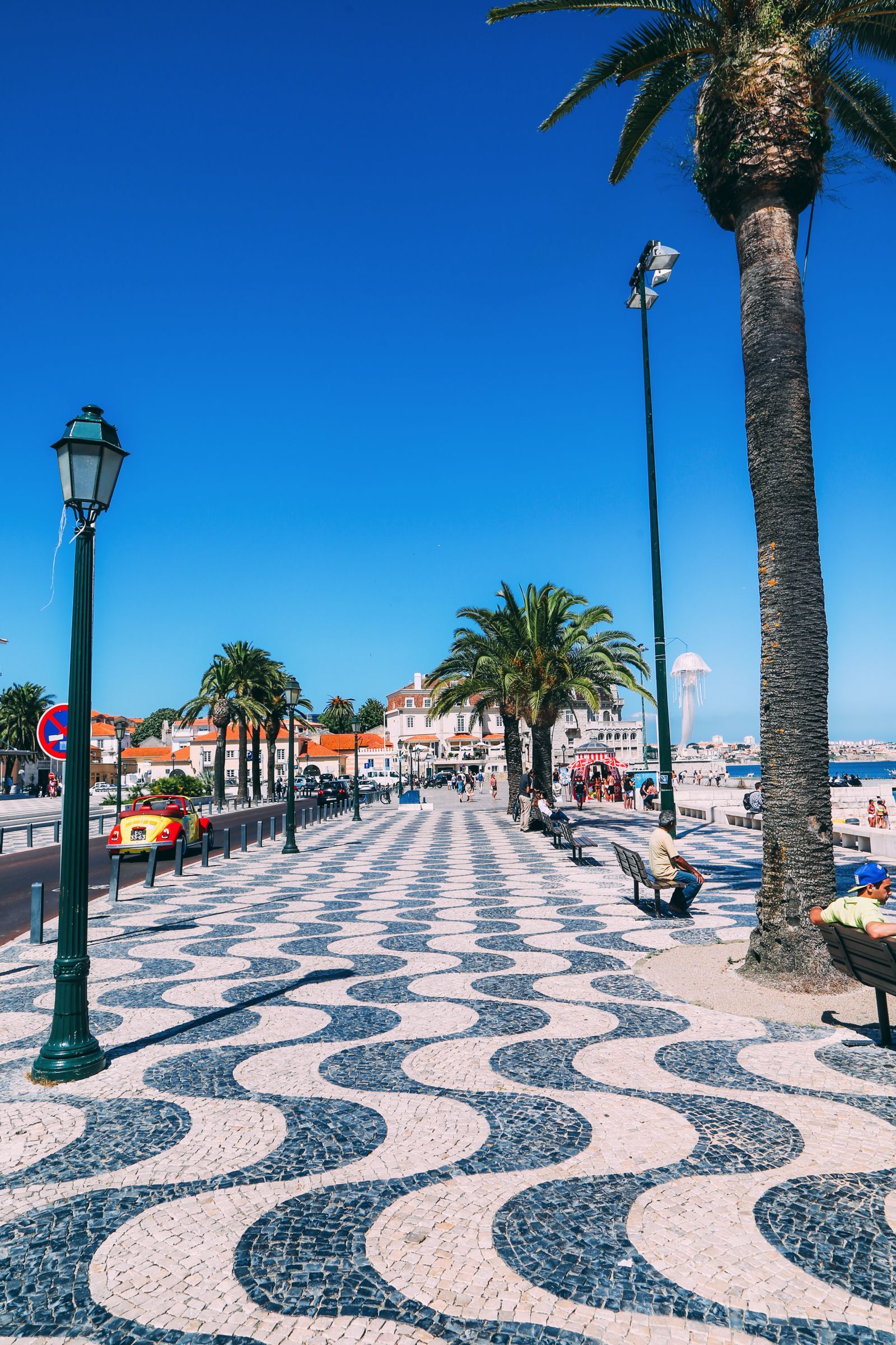 https://mdw-travel-data-us-east-1.s3.amazonaws.com/img/country/Portugal/Cascais-Old-Town/img_02.jpg