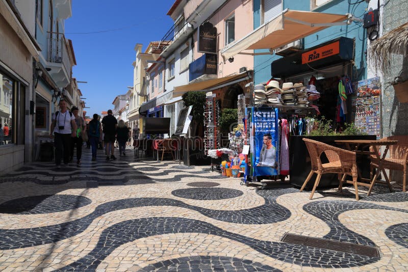 https://mdw-travel-data-us-east-1.s3.amazonaws.com/img/country/Portugal/Cascais-Shopping-Center/img_03.jpg