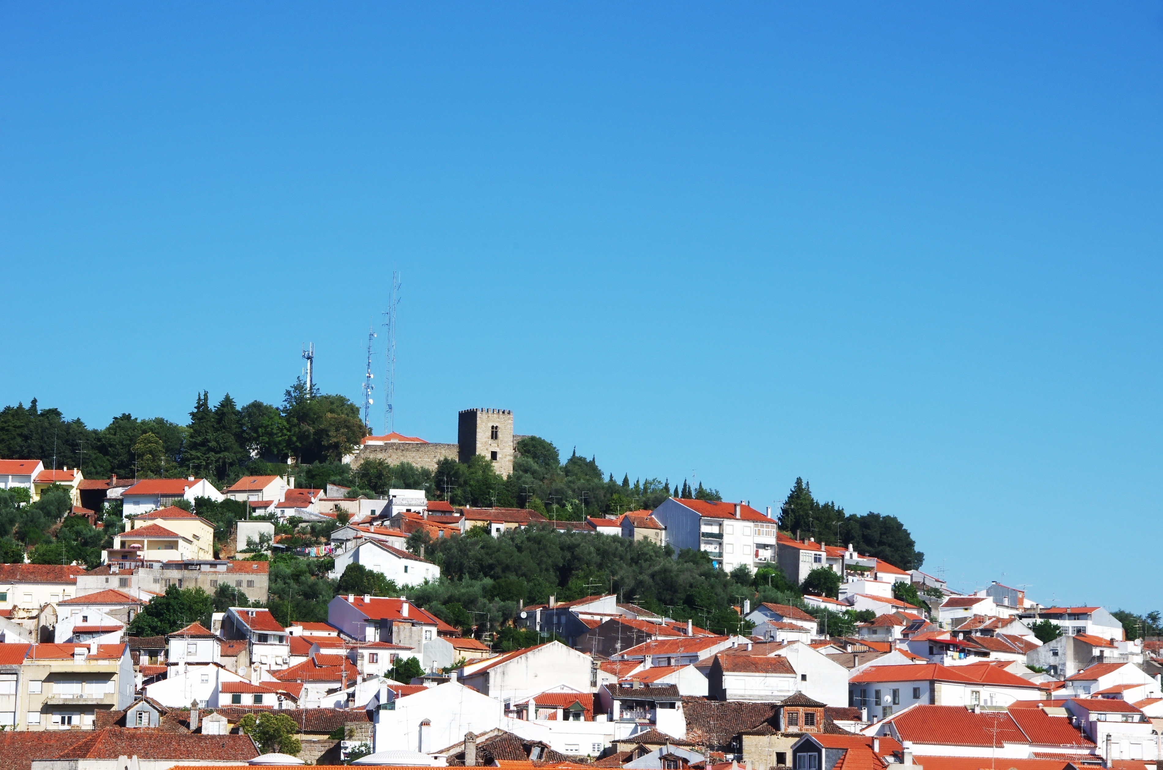 https://mdw-travel-data-us-east-1.s3.amazonaws.com/img/country/Portugal/Castelo-Branco/img_04.jpg
