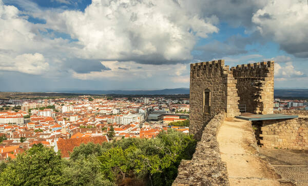 https://mdw-travel-data-us-east-1.s3.amazonaws.com/img/country/Portugal/Castelo-Branco/img_05.jpg