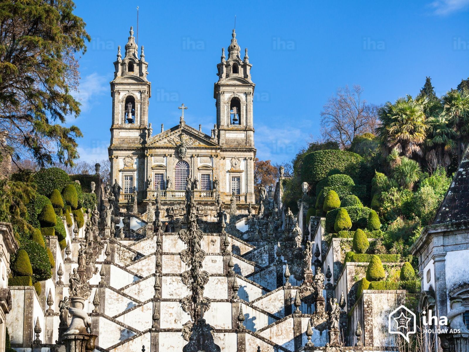 https://mdw-travel-data-us-east-1.s3.amazonaws.com/img/country/Portugal/Castelo-de-Braga/img_02.jpg