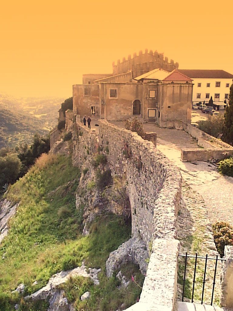 https://mdw-travel-data-us-east-1.s3.amazonaws.com/img/country/Portugal/Castelo-de-Palmela/img_02.jpg