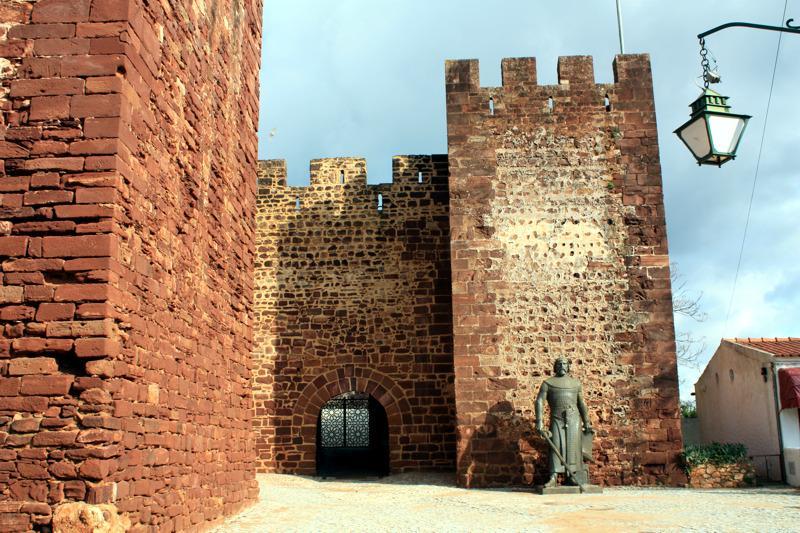 https://mdw-travel-data-us-east-1.s3.amazonaws.com/img/country/Portugal/Castelo-de-Silves/img_02.jpg