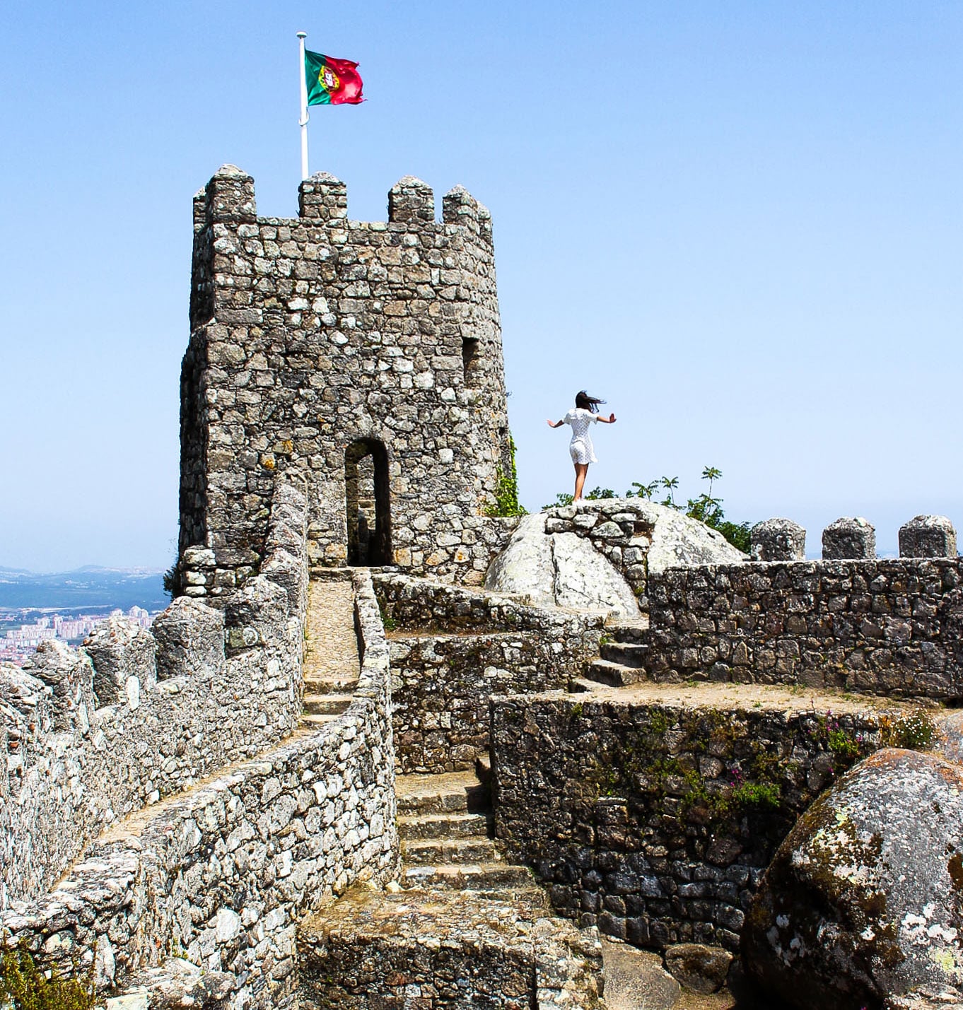https://mdw-travel-data-us-east-1.s3.amazonaws.com/img/country/Portugal/Castle-of-the-Moors/img_01.jpg