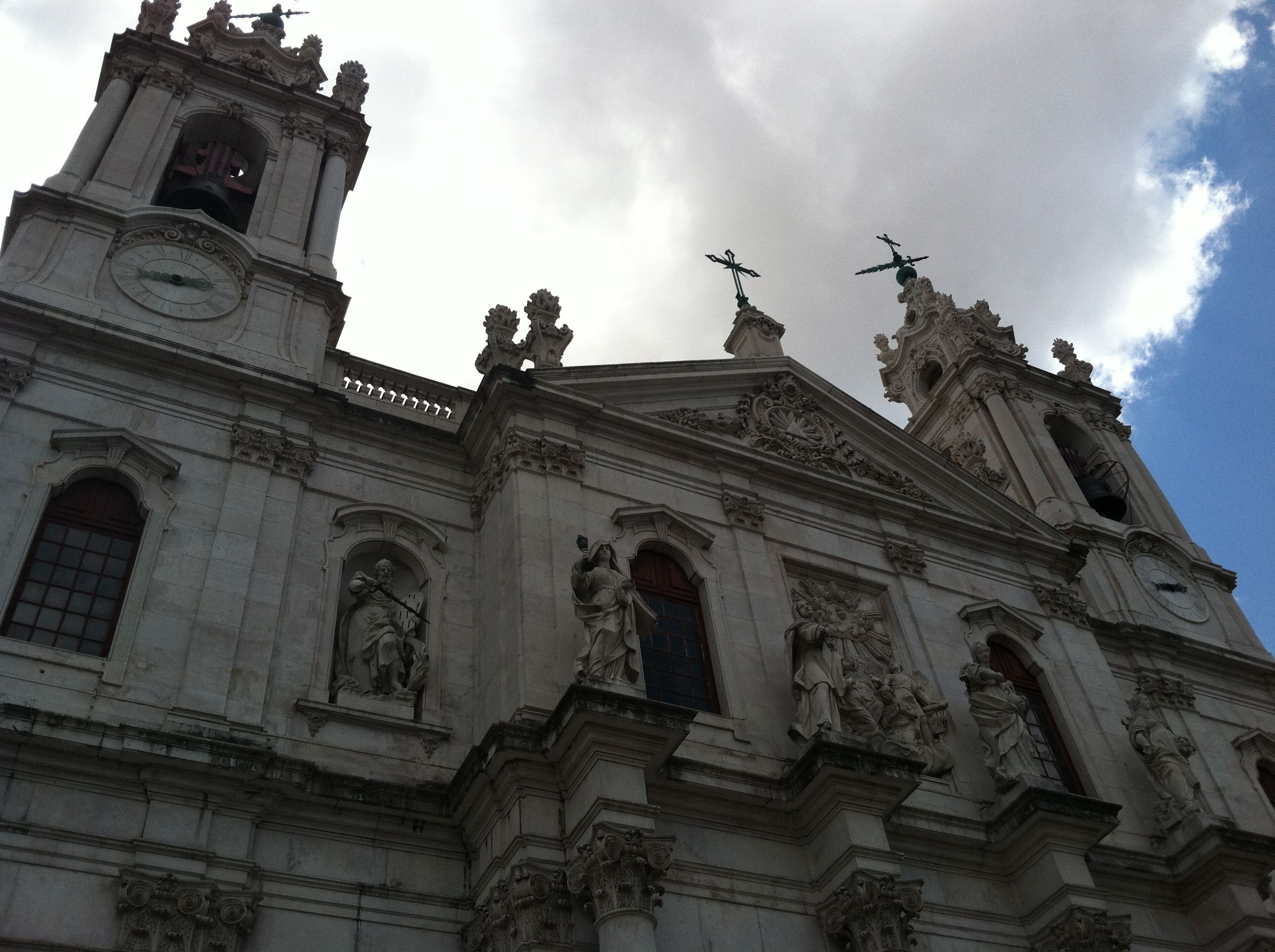 https://mdw-travel-data-us-east-1.s3.amazonaws.com/img/country/Portugal/Cathedral-Museum/img_02.jpg