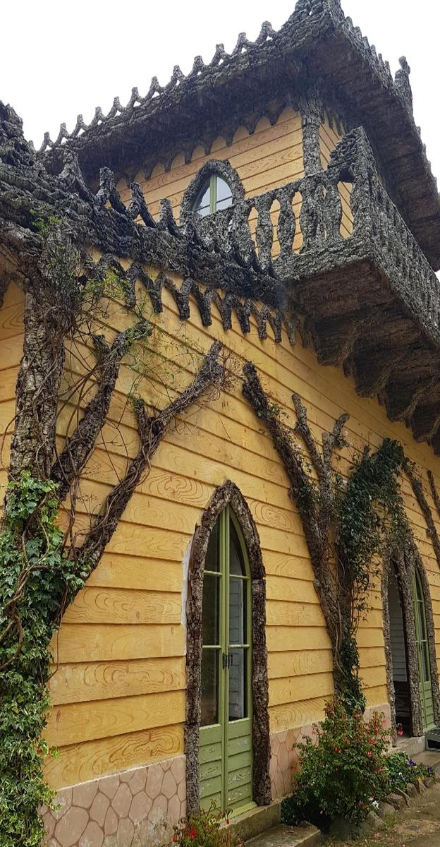 https://mdw-travel-data-us-east-1.s3.amazonaws.com/img/country/Portugal/Chalet-and-Garden-of-the-Countess-of-Edla/img_00.jpg