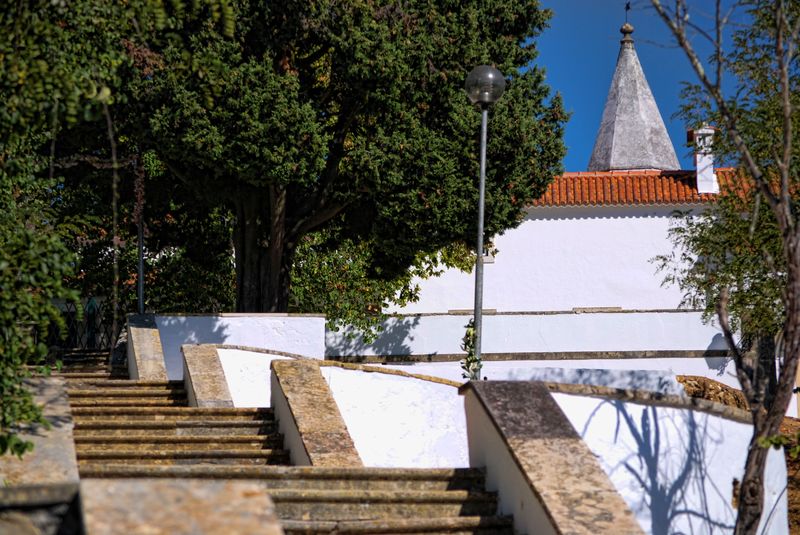 https://mdw-travel-data-us-east-1.s3.amazonaws.com/img/country/Portugal/Chapel-of-Nossa-Senhora-da-Piedade/img_03.jpg