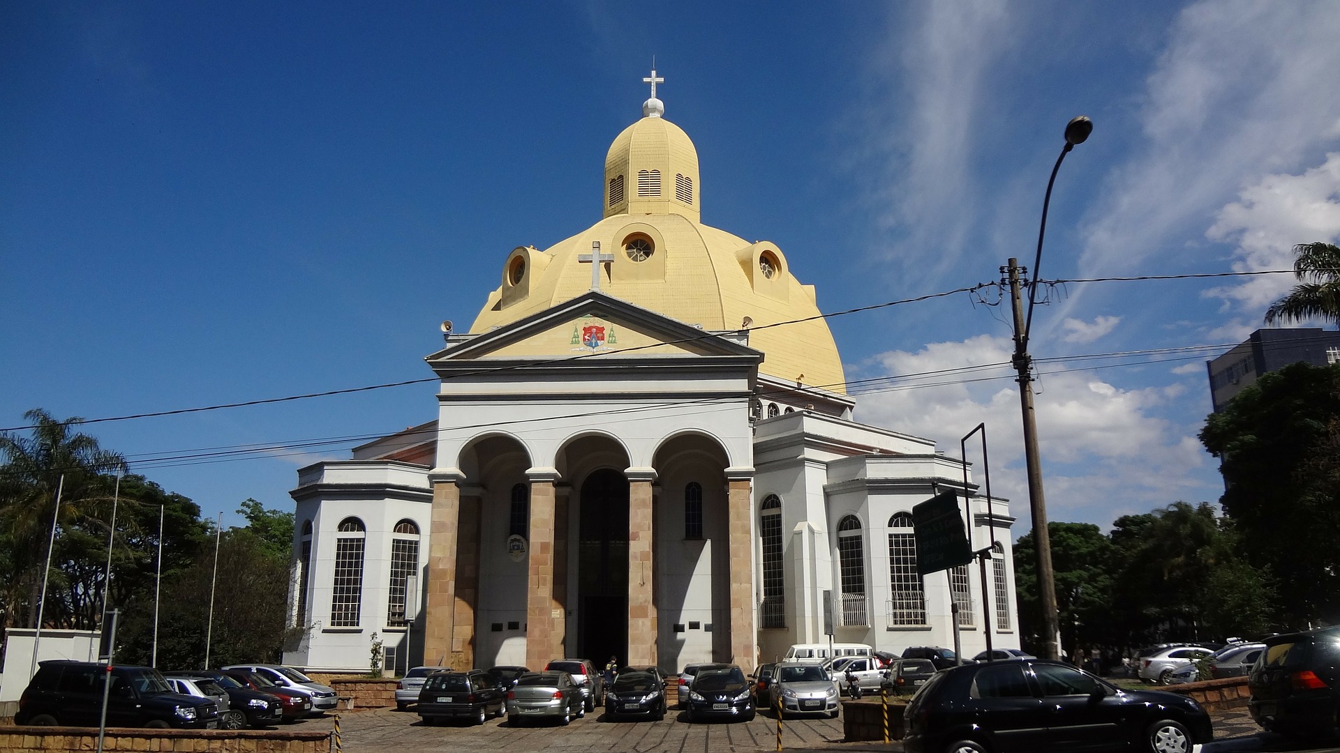https://mdw-travel-data-us-east-1.s3.amazonaws.com/img/country/Portugal/Church-of-Sao-Carlos/img_00.jpg