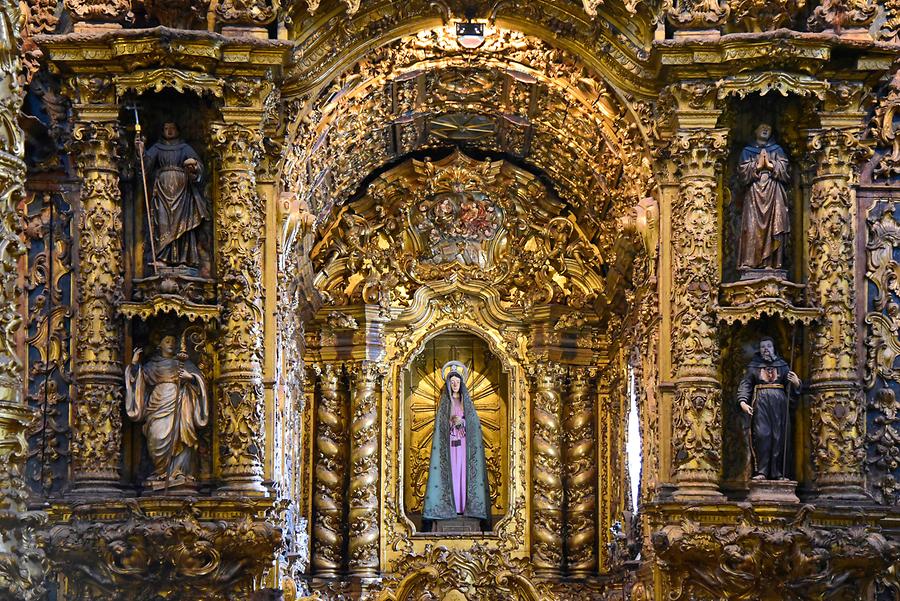 https://mdw-travel-data-us-east-1.s3.amazonaws.com/img/country/Portugal/Church-of-Sao-Francisco/img_02.jpg