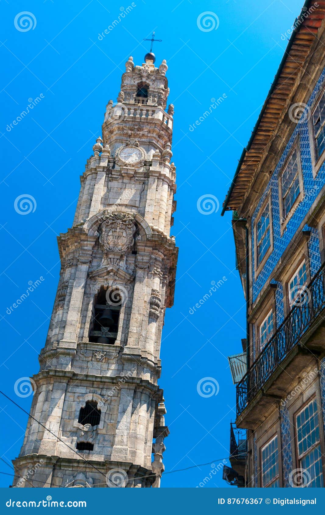 https://mdw-travel-data-us-east-1.s3.amazonaws.com/img/country/Portugal/Clerigos-Tower/img_01.jpg