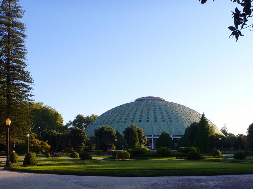 https://mdw-travel-data-us-east-1.s3.amazonaws.com/img/country/Portugal/Crystal-Palace-Gardens/img_01.jpg