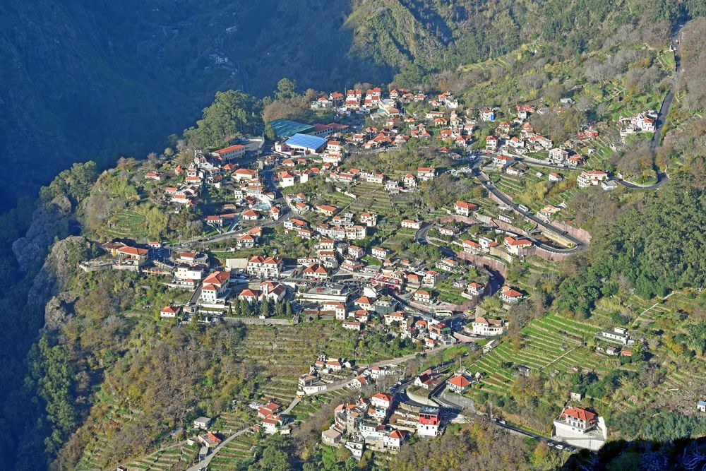 https://mdw-travel-data-us-east-1.s3.amazonaws.com/img/country/Portugal/Curral-das-Freiras/img_03.jpg