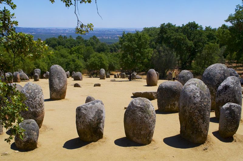 https://mdw-travel-data-us-east-1.s3.amazonaws.com/img/country/Portugal/Dolmens-of-Lugar-do-Monte/img_02.jpg