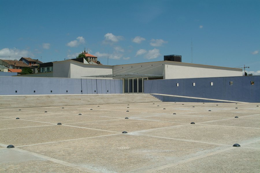 https://mdw-travel-data-us-east-1.s3.amazonaws.com/img/country/Portugal/Dom-Diogo-de-Sousa-Museum/img_03.jpg