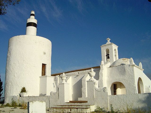https://mdw-travel-data-us-east-1.s3.amazonaws.com/img/country/Portugal/Ermida-de-Nossa-Senhora-de-Guadalupe/img_00.jpg