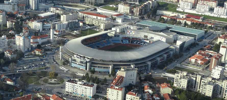 https://mdw-travel-data-us-east-1.s3.amazonaws.com/img/country/Portugal/Estadio-Cidade-de-Coimbra/img_02.jpg
