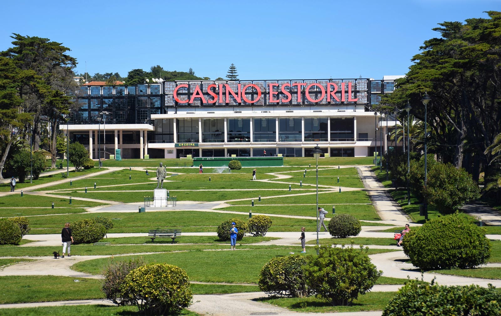 https://mdw-travel-data-us-east-1.s3.amazonaws.com/img/country/Portugal/Estoril-Casino/img_03.jpg
