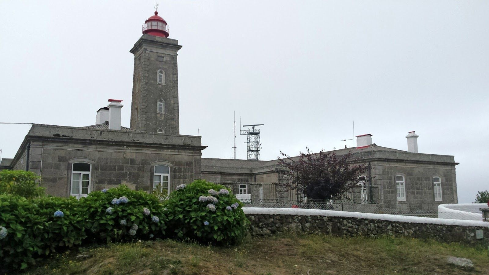 https://mdw-travel-data-us-east-1.s3.amazonaws.com/img/country/Portugal/Farol-de-Montedor/img_00.jpg