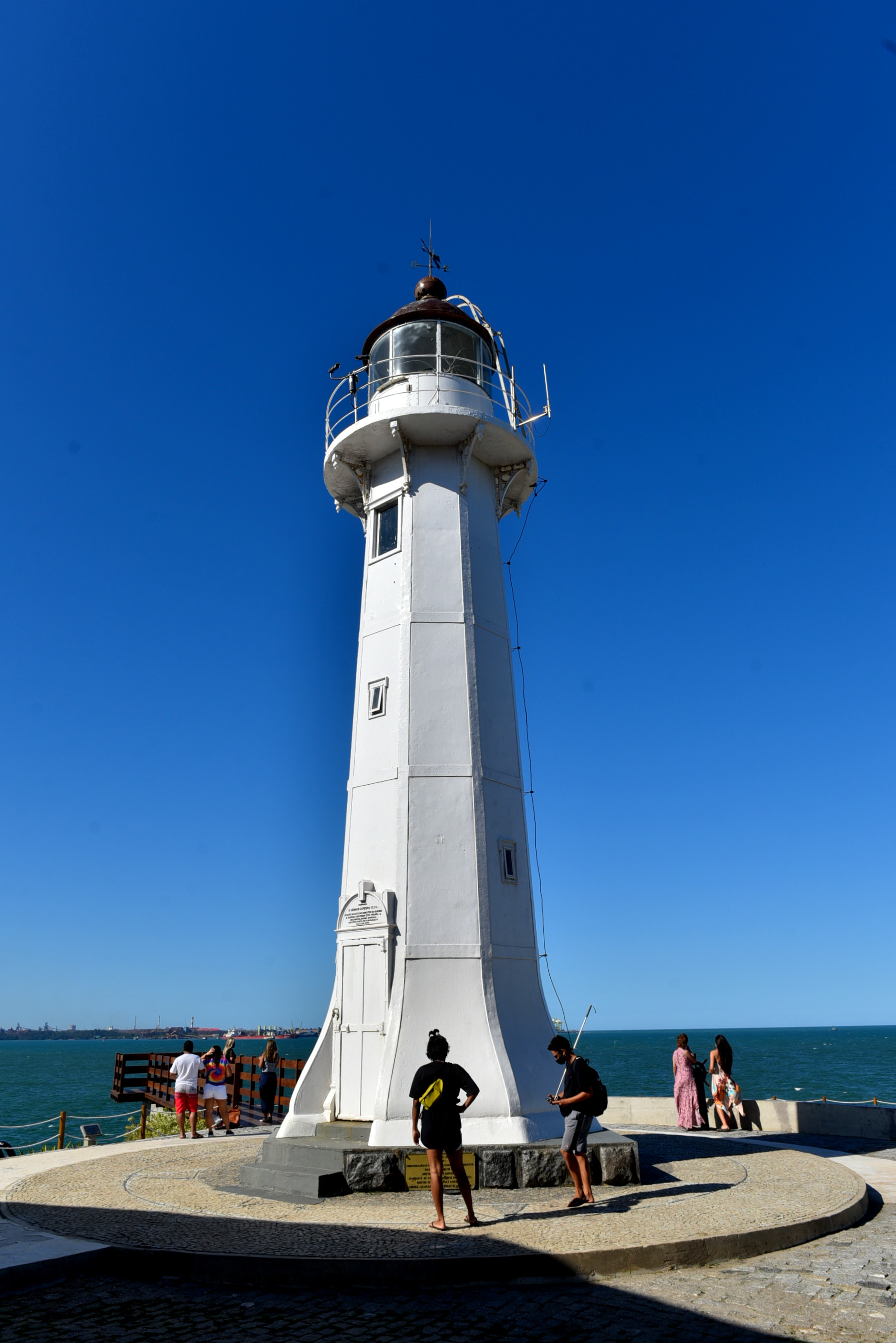 https://mdw-travel-data-us-east-1.s3.amazonaws.com/img/country/Portugal/Farol-de-Santa-Luzia/img_01.jpg
