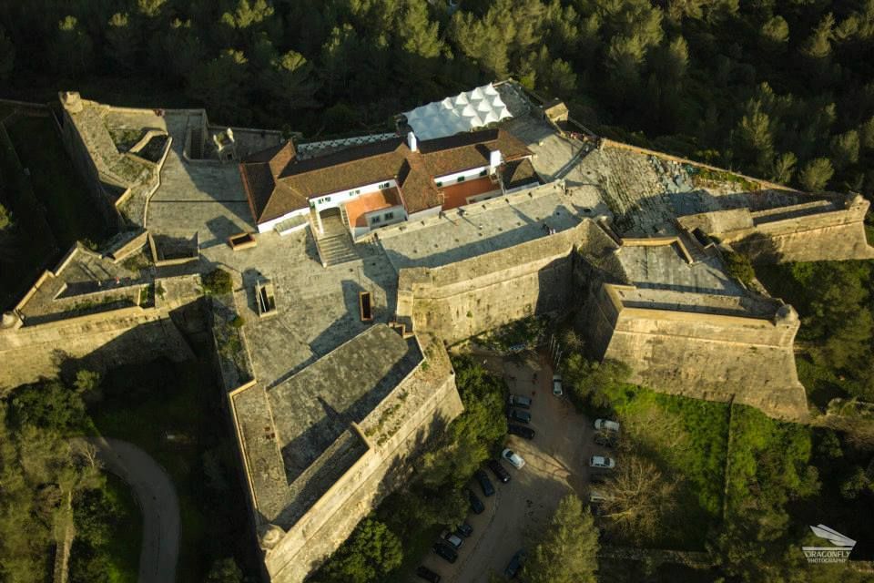 https://mdw-travel-data-us-east-1.s3.amazonaws.com/img/country/Portugal/Forte-de-Sao-Filipe/img_01.jpg
