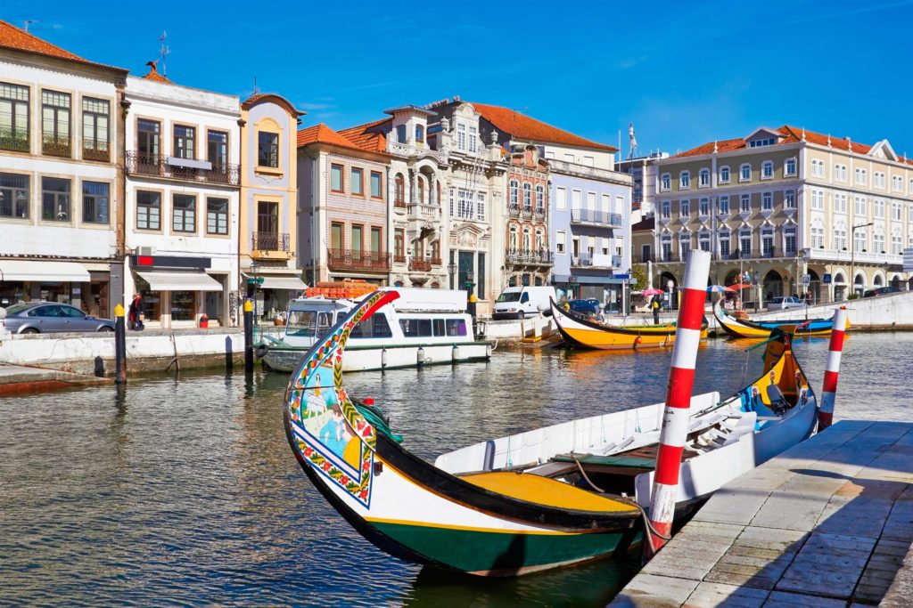 https://mdw-travel-data-us-east-1.s3.amazonaws.com/img/country/Portugal/Forum-Aveiro/img_02.jpg