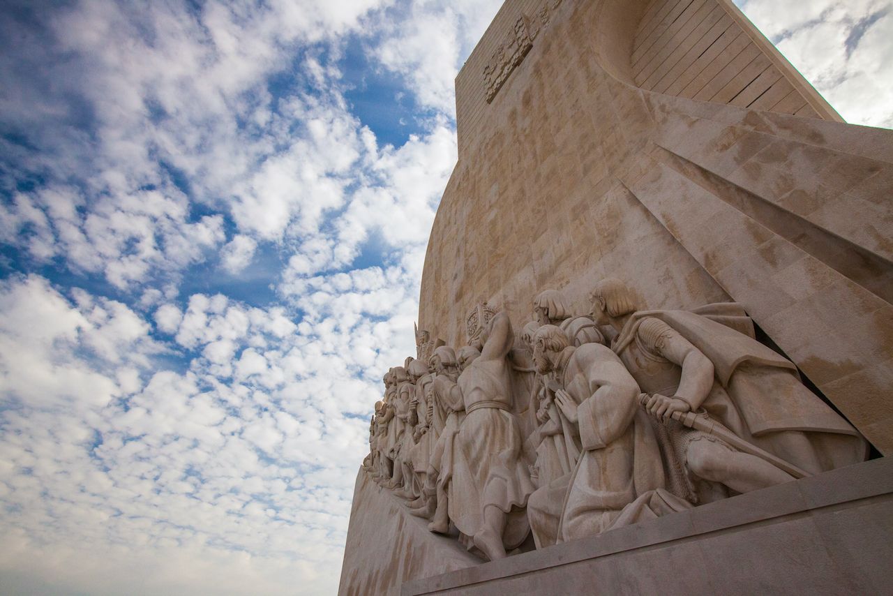 https://mdw-travel-data-us-east-1.s3.amazonaws.com/img/country/Portugal/Forum-Descobrimentos/img_00.jpg