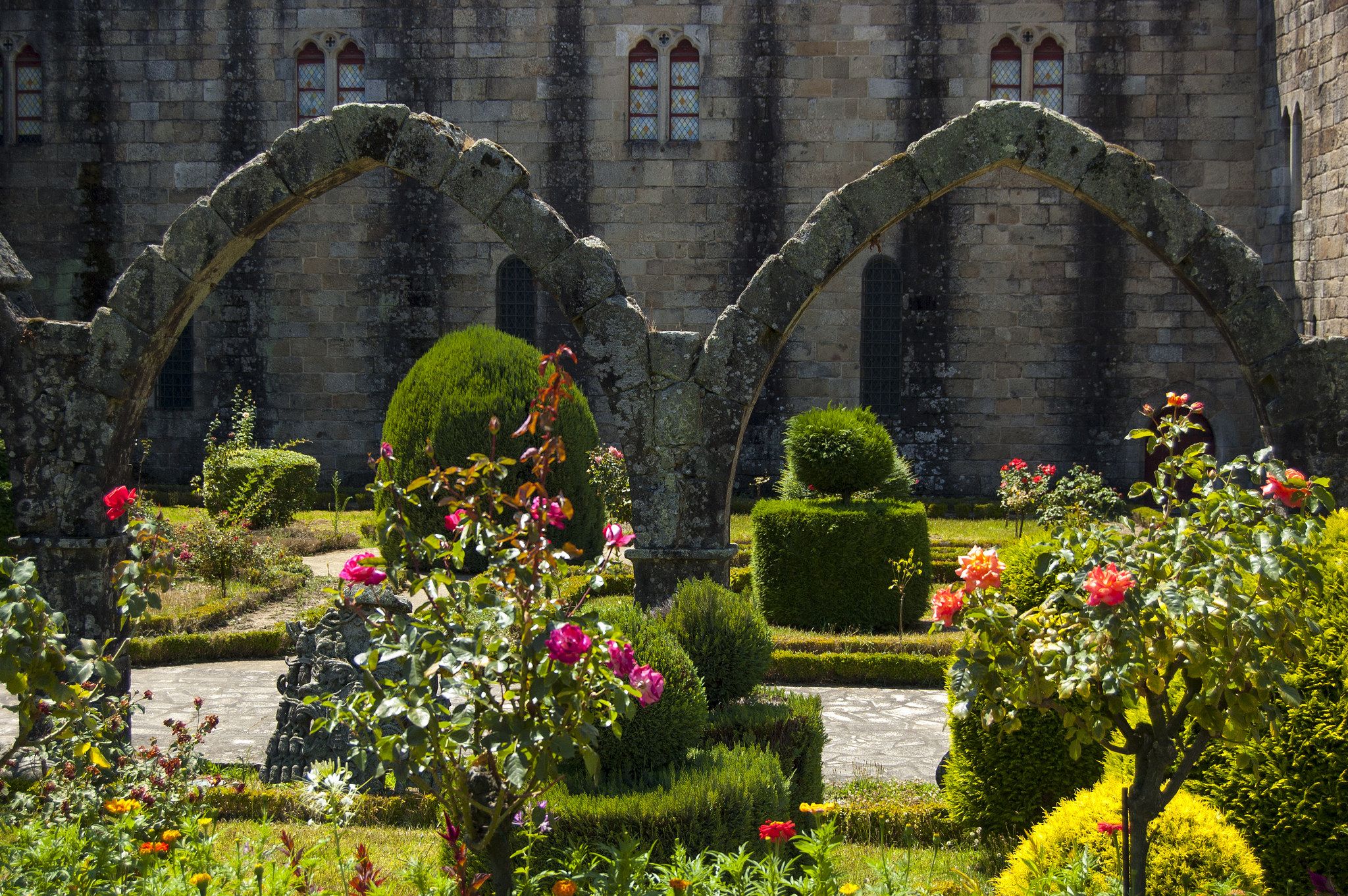 https://mdw-travel-data-us-east-1.s3.amazonaws.com/img/country/Portugal/Garden-of-Santa-Barbara/img_03.jpg