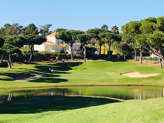 https://mdw-travel-data-us-east-1.s3.amazonaws.com/img/country/Portugal/Golf-Academy-of-Vilamoura/img_03.jpg