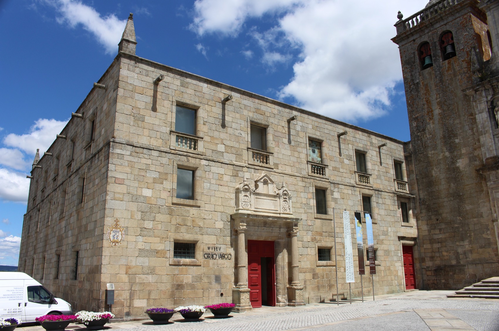 https://mdw-travel-data-us-east-1.s3.amazonaws.com/img/country/Portugal/Grao-Vasco-National-Museum/img_01.jpg