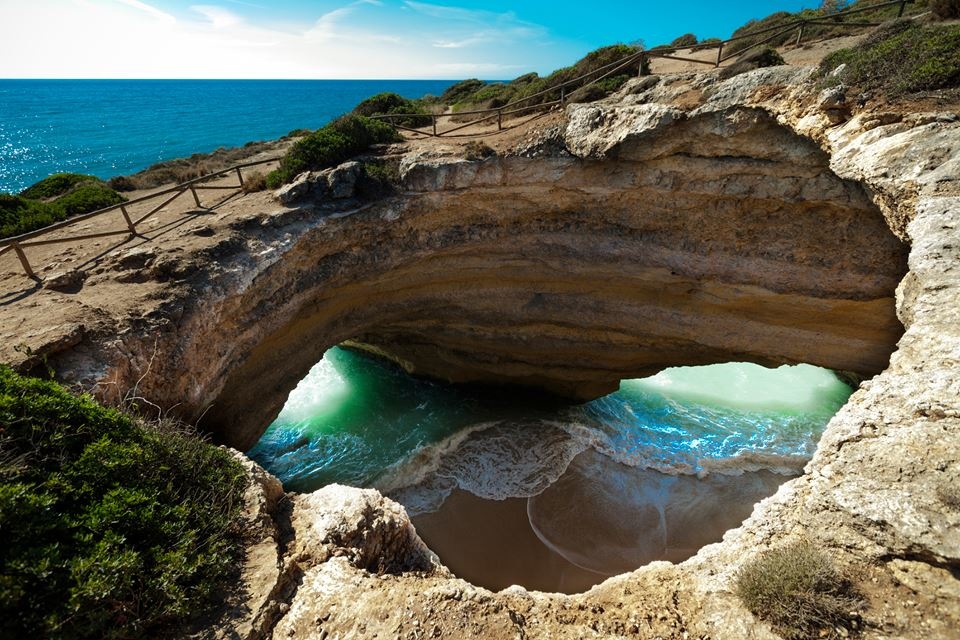 https://mdw-travel-data-us-east-1.s3.amazonaws.com/img/country/Portugal/Gruta-do-Carvao/img_03.jpg