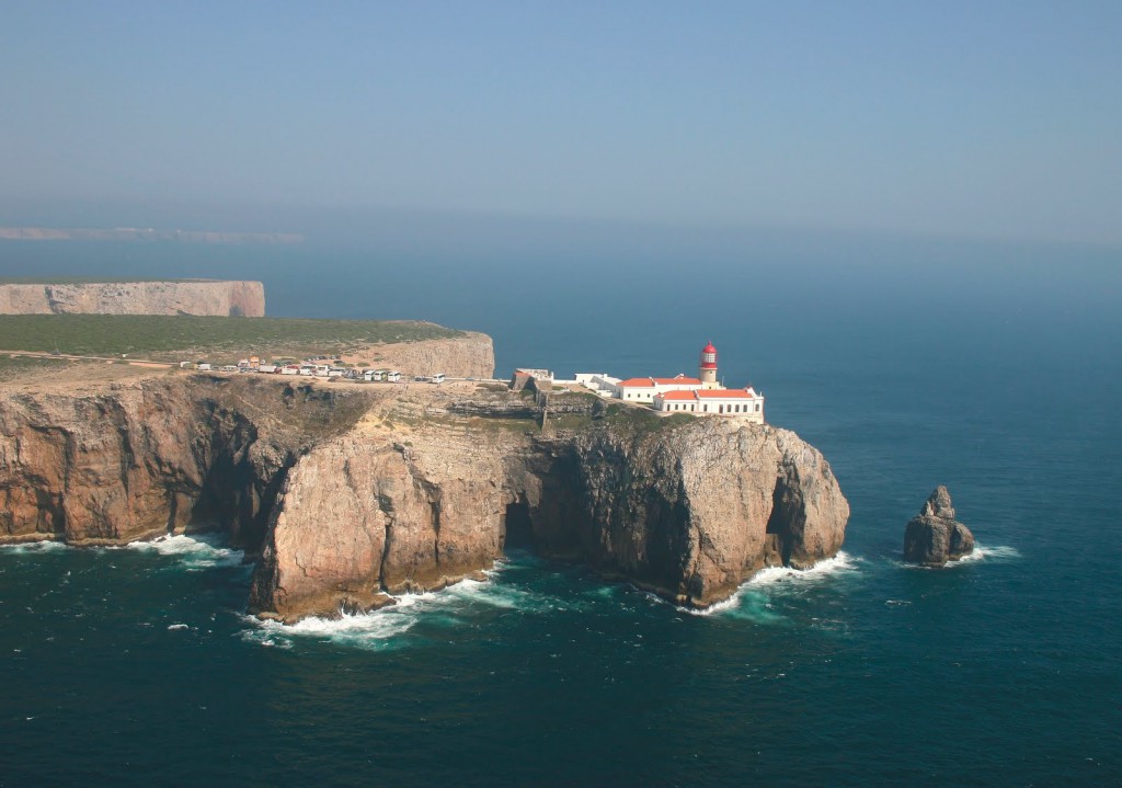 https://mdw-travel-data-us-east-1.s3.amazonaws.com/img/country/Portugal/Igreja-Paroquial-de-Vila-do-Bispo/img_01.jpg