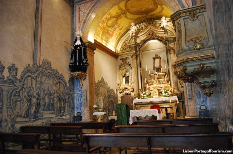 https://mdw-travel-data-us-east-1.s3.amazonaws.com/img/country/Portugal/Igreja-da-Nossa-Senhora-da-Oliveira/img_03.jpg