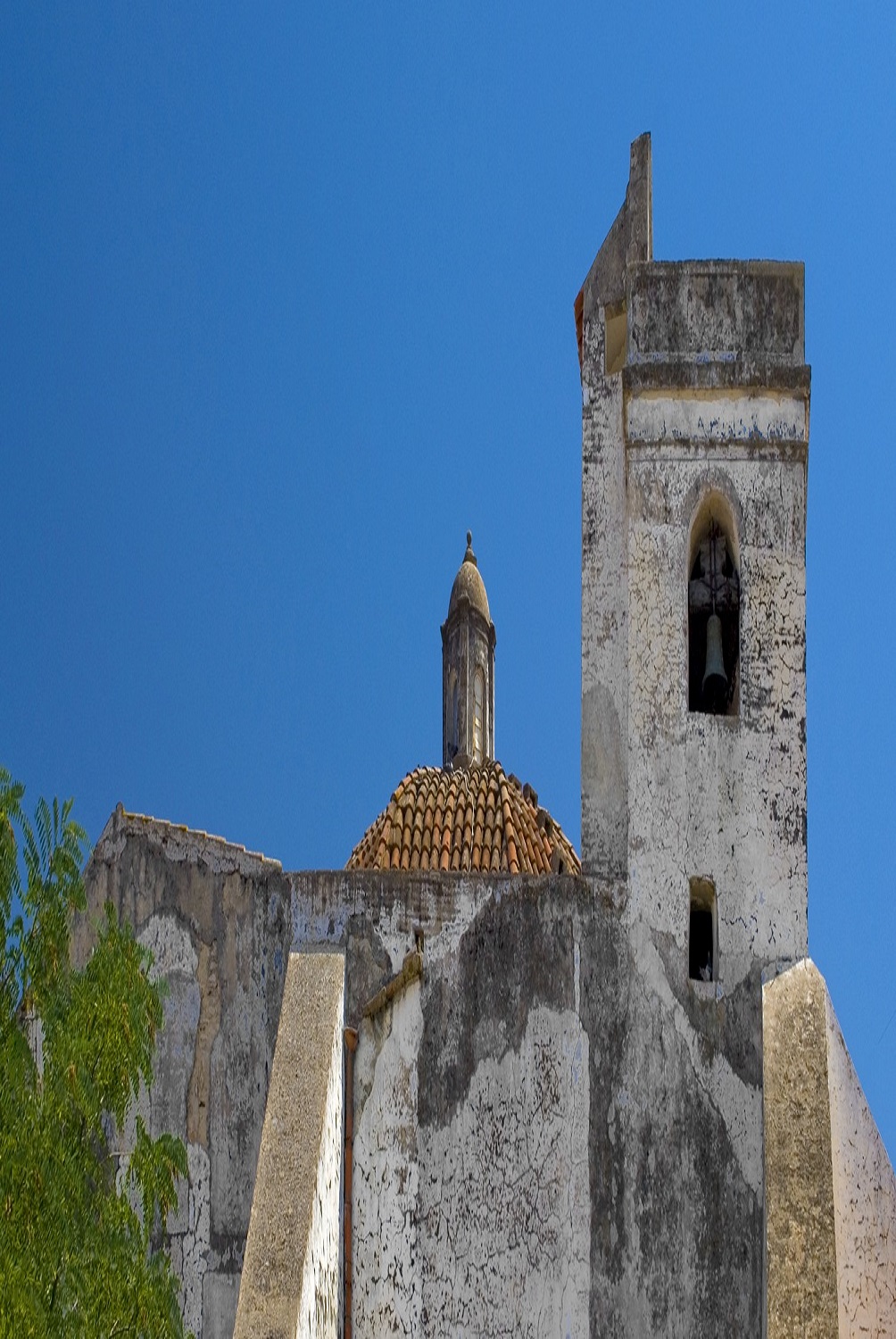 https://mdw-travel-data-us-east-1.s3.amazonaws.com/img/country/Portugal/Igreja-das-Dominicas/img_01.jpg