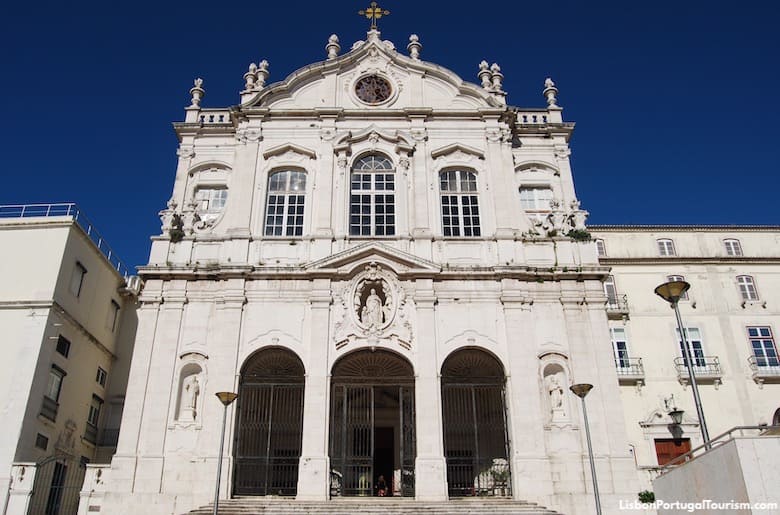 https://mdw-travel-data-us-east-1.s3.amazonaws.com/img/country/Portugal/Igreja-de-Jesus/img_01.jpg