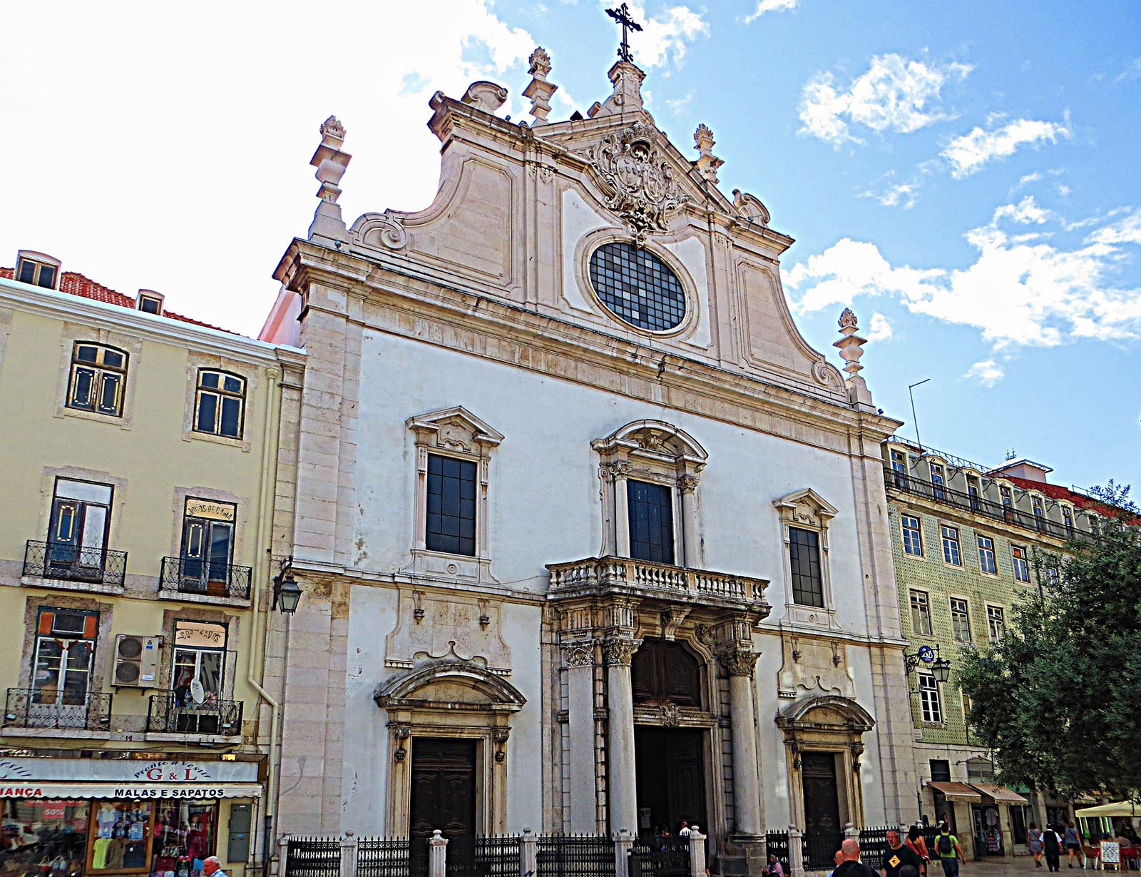 https://mdw-travel-data-us-east-1.s3.amazonaws.com/img/country/Portugal/Igreja-de-Sao-Domingos/img_03.jpg