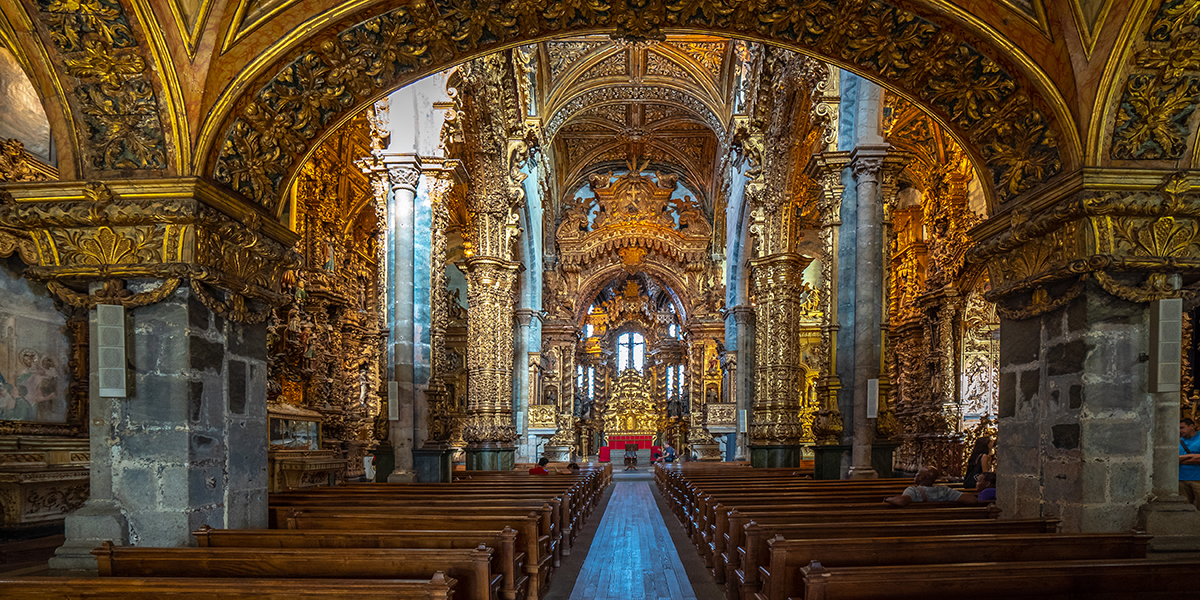 https://mdw-travel-data-us-east-1.s3.amazonaws.com/img/country/Portugal/Igreja-de-Sao-Francisco/img_02.jpg