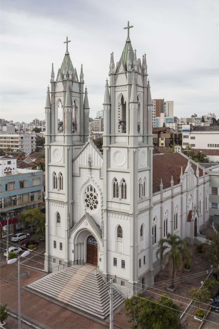 https://mdw-travel-data-us-east-1.s3.amazonaws.com/img/country/Portugal/Igreja-de-Sao-Pedro/img_03.jpg