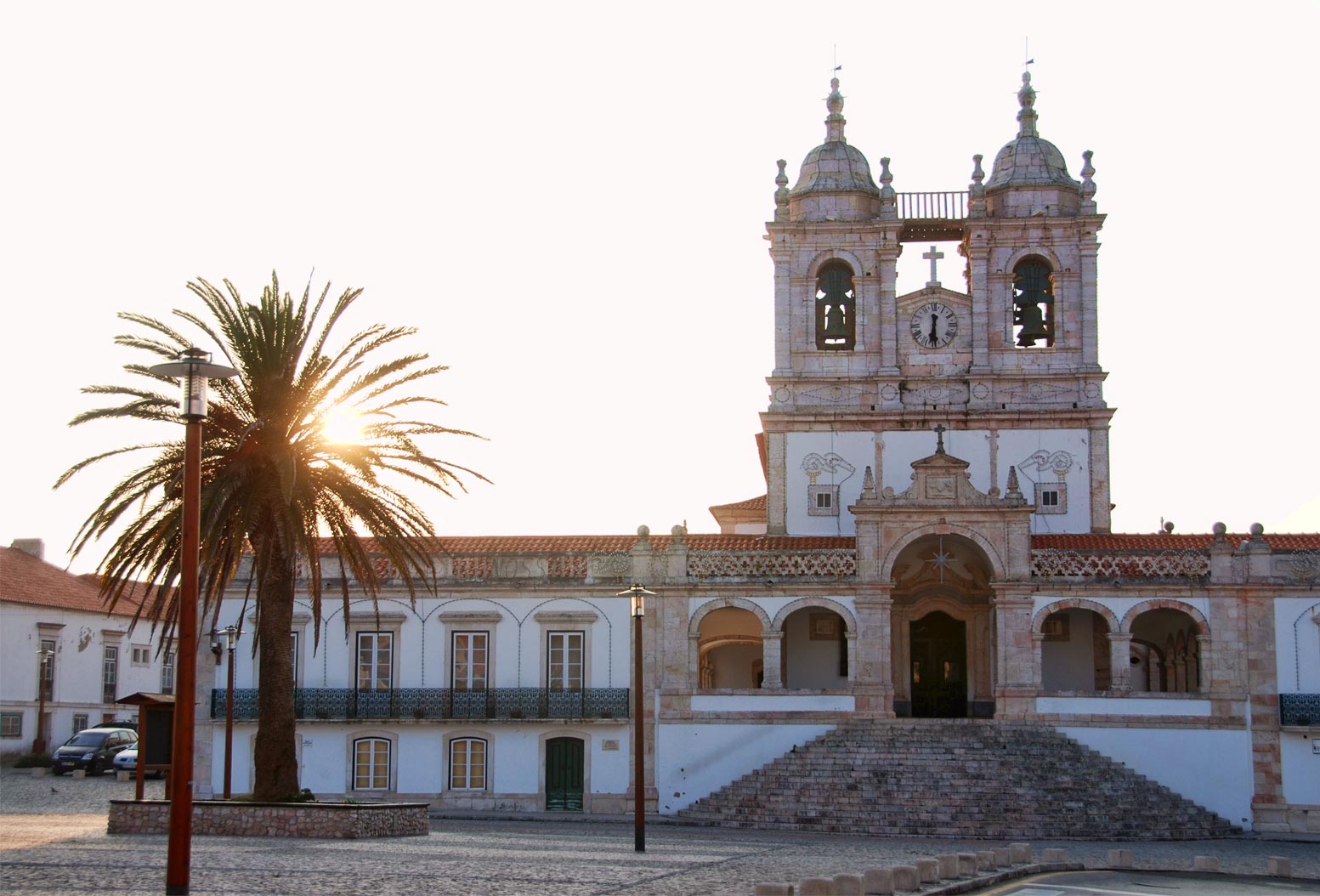 https://mdw-travel-data-us-east-1.s3.amazonaws.com/img/country/Portugal/Igreja-of-Nossa-Senhora/img_02.jpg