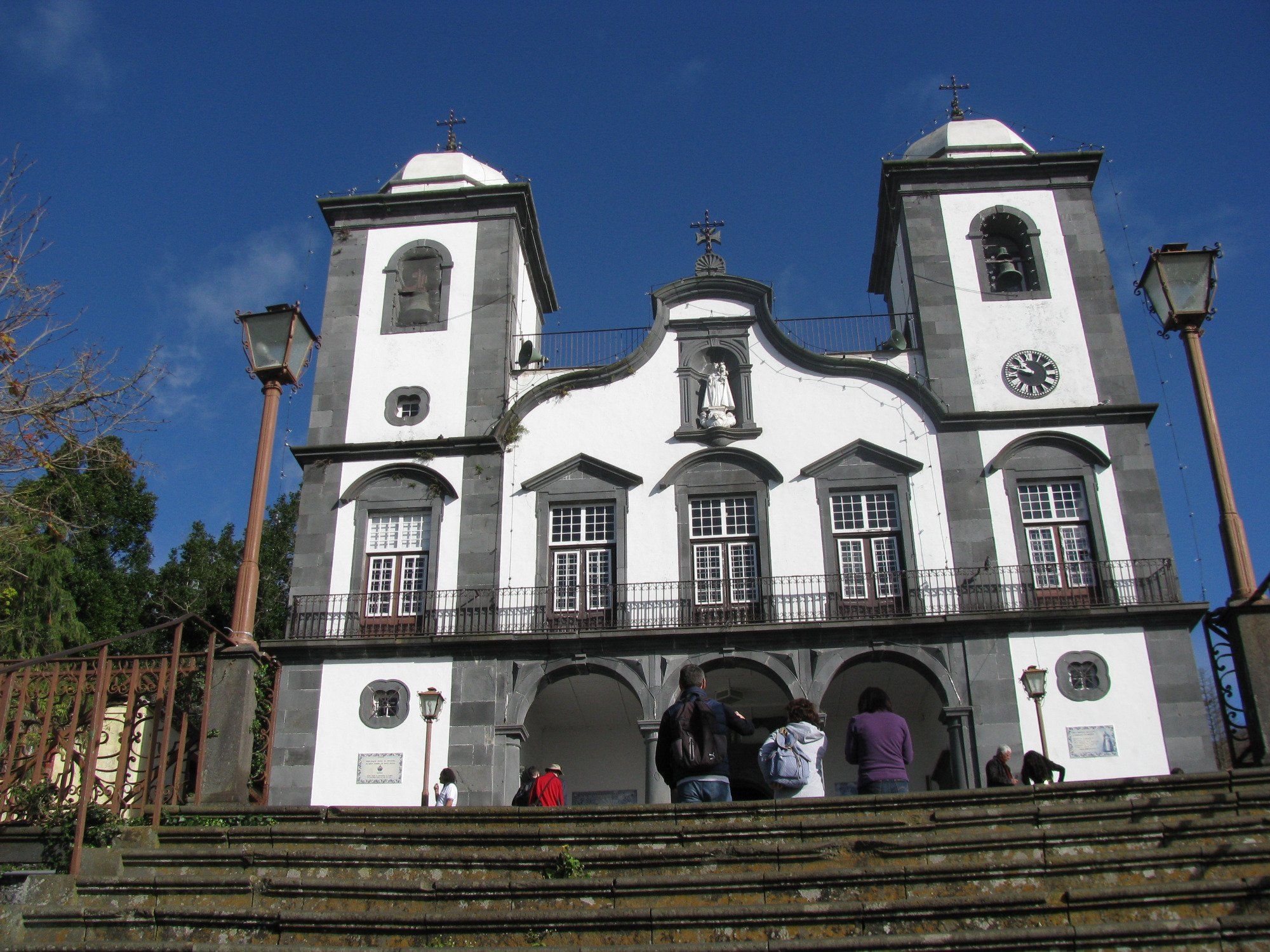 https://mdw-travel-data-us-east-1.s3.amazonaws.com/img/country/Portugal/Igreja-of-Nossa-Senhora/img_03.jpg