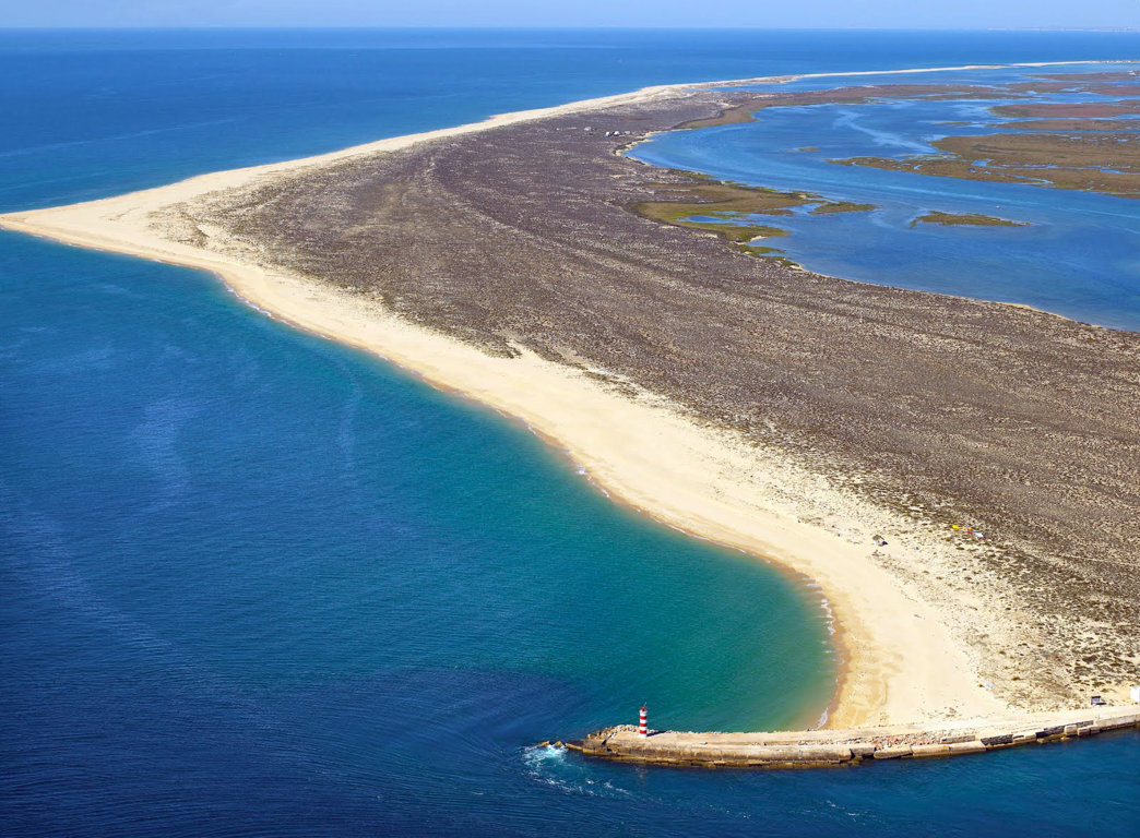 https://mdw-travel-data-us-east-1.s3.amazonaws.com/img/country/Portugal/Ilha-Deserta/img_02.jpg