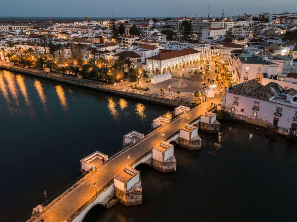 https://mdw-travel-data-us-east-1.s3.amazonaws.com/img/country/Portugal/Ilha-de-Tavira/img_02.jpg