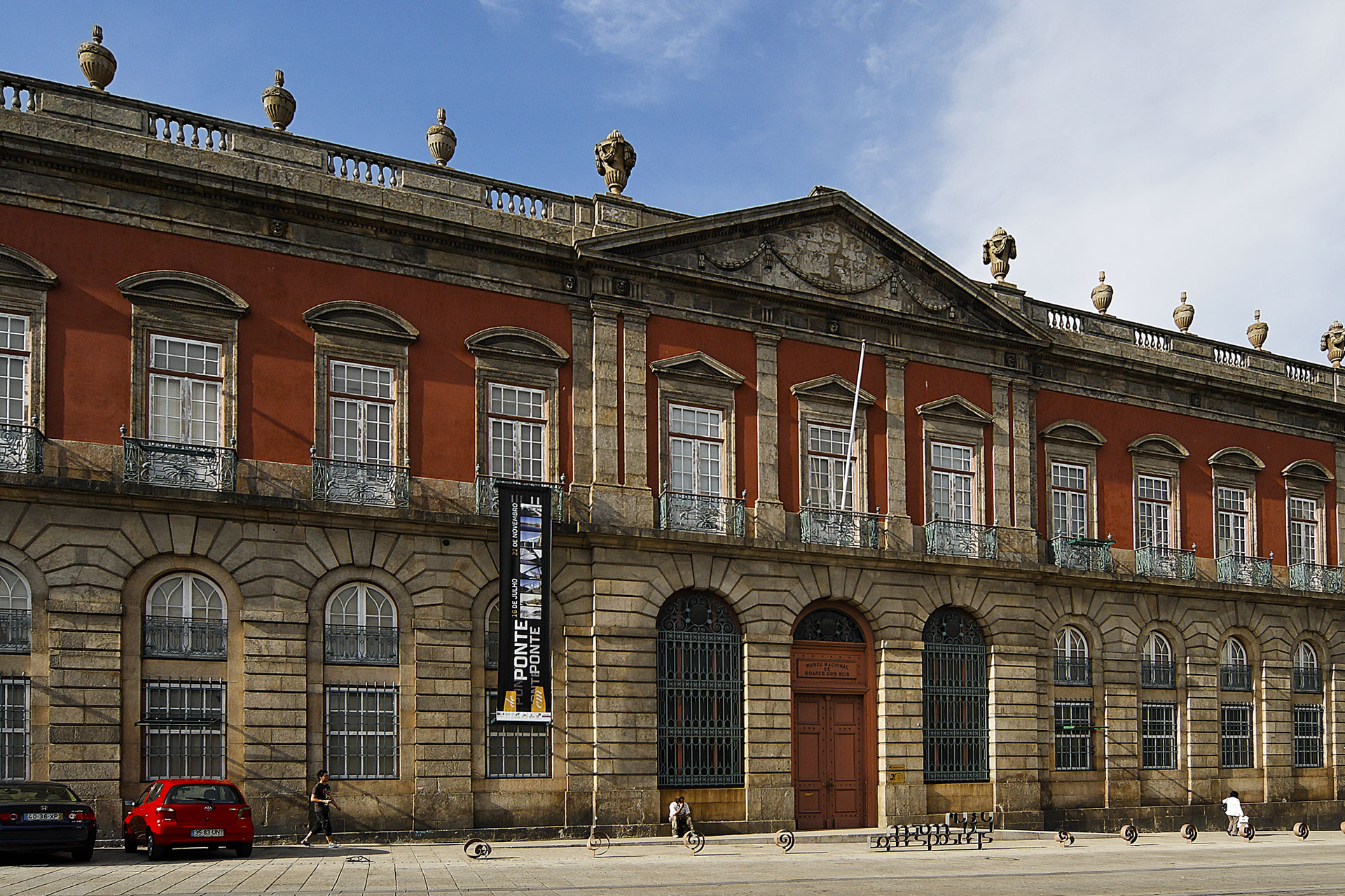 https://mdw-travel-data-us-east-1.s3.amazonaws.com/img/country/Portugal/Image-Museum/img_01.jpg