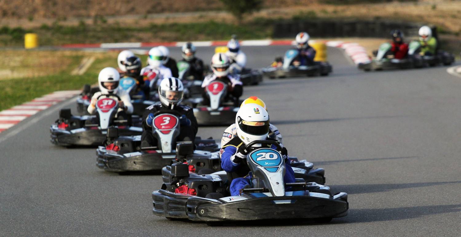 https://mdw-travel-data-us-east-1.s3.amazonaws.com/img/country/Portugal/Karting-Algarve/img_01.jpg