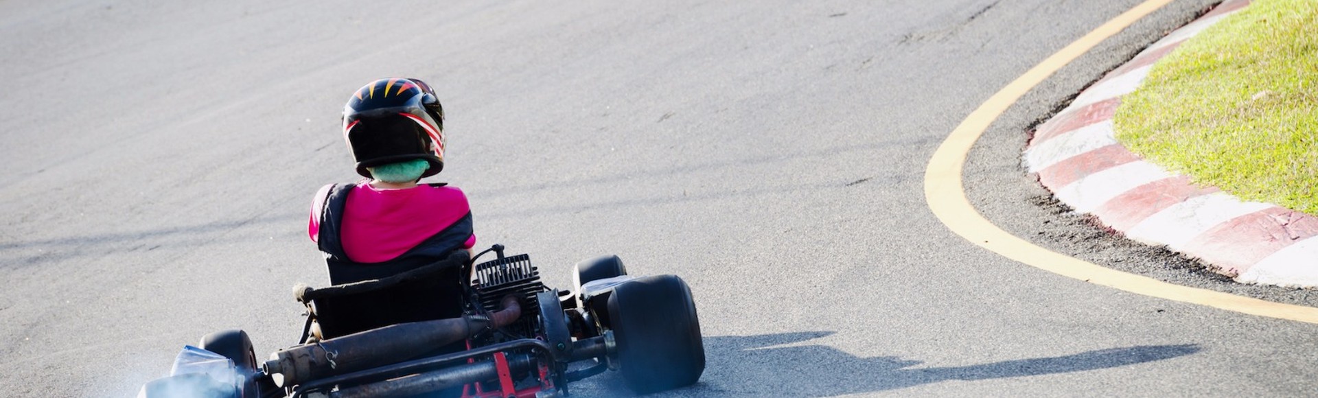https://mdw-travel-data-us-east-1.s3.amazonaws.com/img/country/Portugal/Karting-Algarve/img_03.jpg
