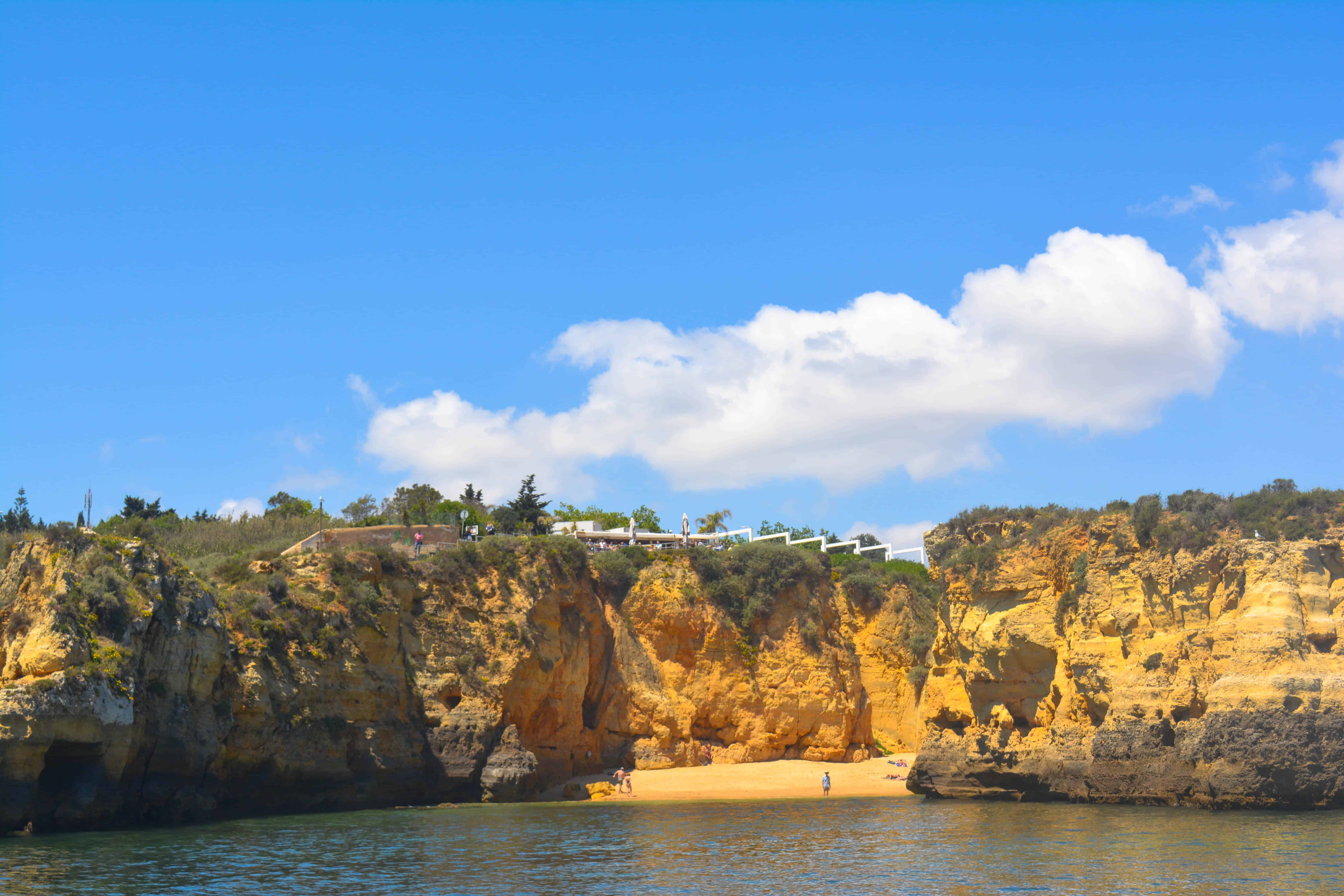 https://mdw-travel-data-us-east-1.s3.amazonaws.com/img/country/Portugal/Lagos/img_05.jpg