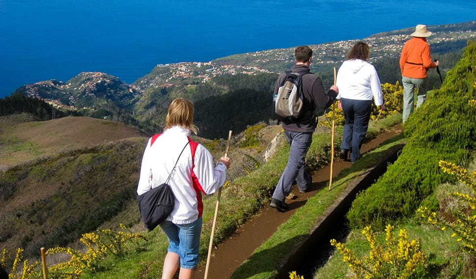 https://mdw-travel-data-us-east-1.s3.amazonaws.com/img/country/Portugal/Levada-Walks/img_03.jpg