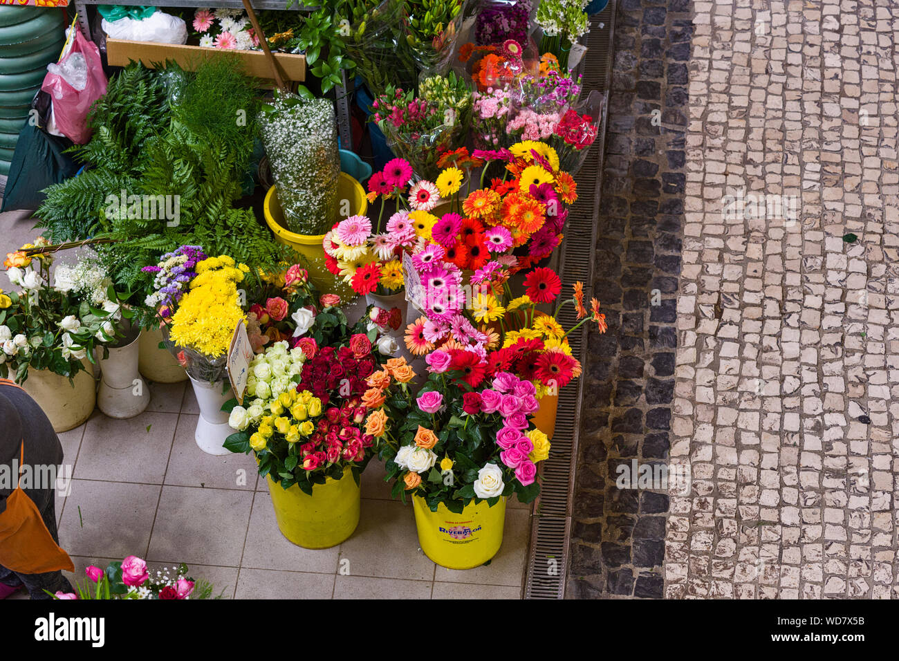 https://mdw-travel-data-us-east-1.s3.amazonaws.com/img/country/Portugal/Livramento-Market/img_03.jpg