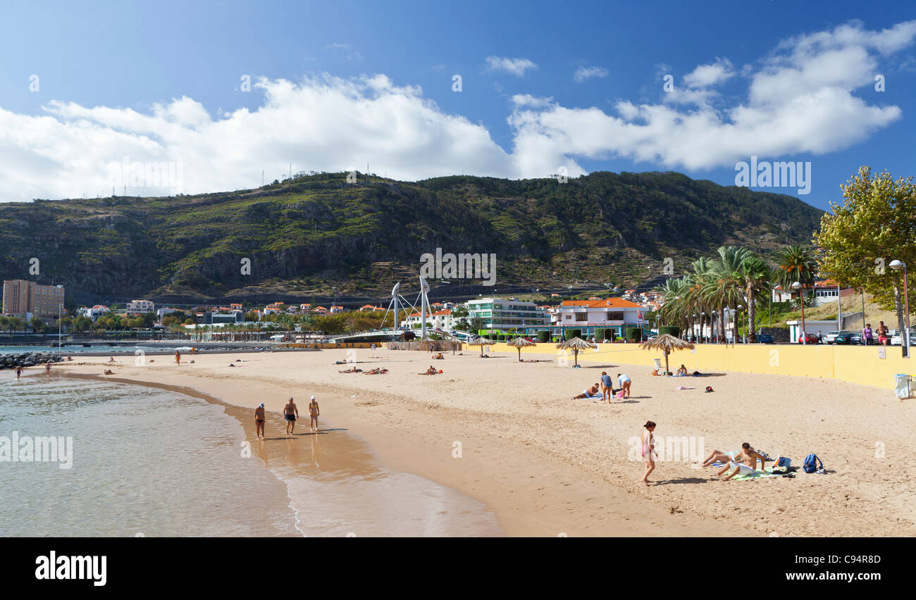 https://mdw-travel-data-us-east-1.s3.amazonaws.com/img/country/Portugal/Machico-Beach/img_03.jpg